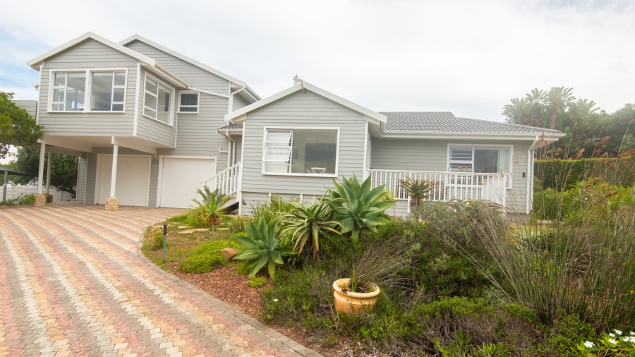 4 Bedroom Property for Sale in Bergsig Western Cape